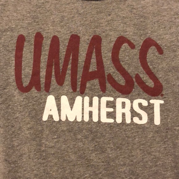 UMASS t-shirt - Picture 2 of 3